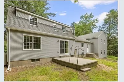 7 Logie Ln, Southwick, MA 01077 - Photo 4