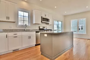 23D Crownshield, Uxbridge, MA 01569 - Photo 2