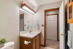 1 Victoria Dr, Auburn, MA 01501 - Photo 24