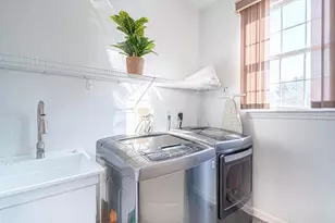 300 Crownshield Ave, Uxbridge, MA 01569 - Photo 12