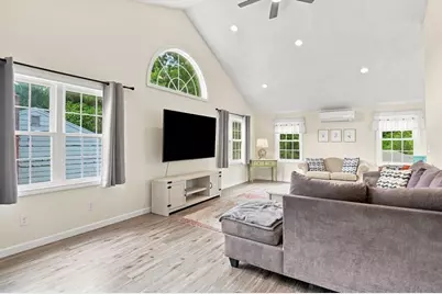 17 Dartmouth Drive, Milford, MA 01757 - Photo 4