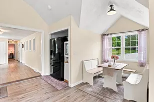 17 Dartmouth Dr, Milford, MA 01757 - Photo 10