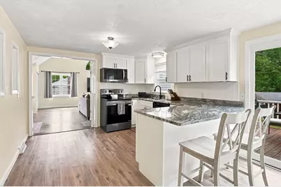 17 Dartmouth Drive, Milford, MA 01757 - Photo 8