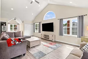 17 Dartmouth Dr, Milford, MA 01757 - Photo 6