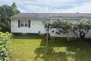 38 Hilton St, Somerset, MA 02725 - Photo 2