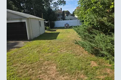 27 Mansfield  St, Framingham, MA 01702 - Photo 4