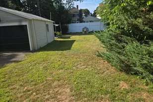 27 Mansfield St, Framingham, MA 01702 - Photo 4