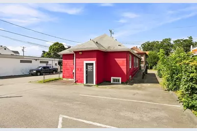 144 S Main St, Acushnet, MA 02743 - Photo 14
