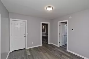 12 School St, Holyoke, MA 01040 - Photo 12