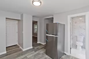 12 School St, Holyoke, MA 01040 - Photo 22