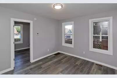 12 School St., Holyoke, MA 01040 - Photo 10
