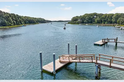 28 Quaker Run Road, Mashpee, MA 02649 - Photo 2