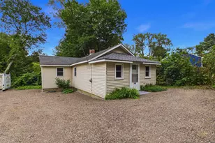 568 Berkley St, Berkley, MA 02779 - Photo 2
