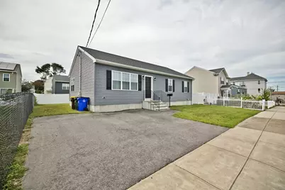 53 Pulaski St, Fall River, MA 02721 - Photo 2