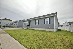 53 Pulaski St, Fall River, MA 02721 - Photo 4