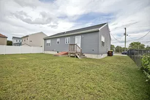 53 Pulaski St, Fall River, MA 02721 - Photo 8