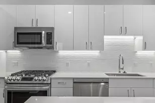 205 Maverick St, Boston, MA 02128 - Photo 12