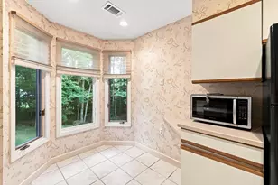 770 Salisbury, Worcester, MA 01609 - Photo 18