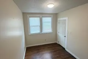 289 Dartmouth St, New Bedford, MA 02740 - Photo 2