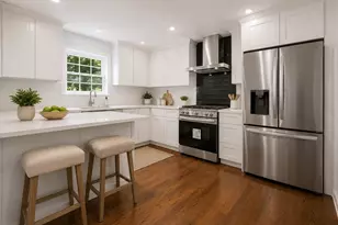 28 Hazelnut Pl, Dedham, MA 02026 - Photo 4