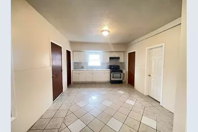 1254 Worcester St #2, Springfield, MA 01151 - Photo 2
