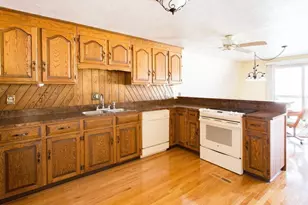 21-22 Beach Dr, West Brookfield, MA 01585 - Photo 4