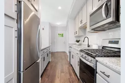 26 Blue Jay Circle #Unit 1, Boston, MA 02126 - Photo 4