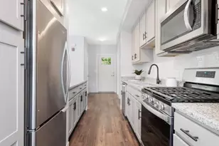 26 Blue Jay Cir, Boston, MA 02126 - Photo 4