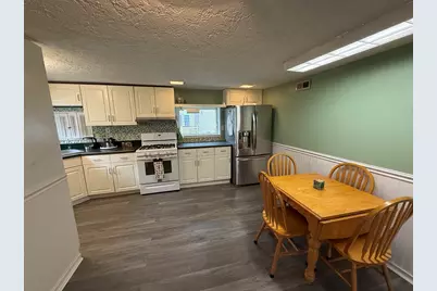 21 Freeman Ave, Webster, MA 01570 - Photo 8