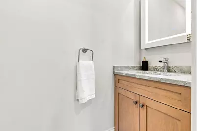 31 Bowdoin St #4, Boston, MA 02114 - Photo 14