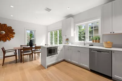 21 Crowninshield Rd #2-1, Brookline, MA 02446 - Photo 10