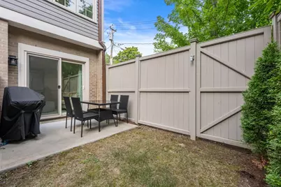 21 Crowninshield Rd #2-1, Brookline, MA 02446 - Photo 26