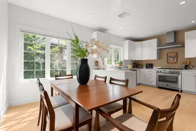 21 Crowninshield Rd #2-1, Brookline, MA 02446 - Photo 8