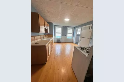 144 Elm St #3, Worcester, MA 01609 - Photo 6