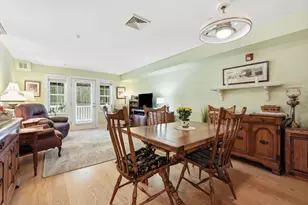 26 Greenleaves Dr, Amherst, MA 01002 - Photo 2