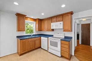 16 Mars Dr, Shrewsbury, MA 01545 - Photo 10