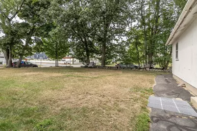 277 Cumberland Rd, Lowell, MA 01850 - Photo 6