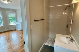118 Ash St, Waltham, MA 02453 - Photo 10