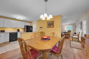 36 Betsy Ross Cir, Sturbridge, MA 01566 - Photo 8