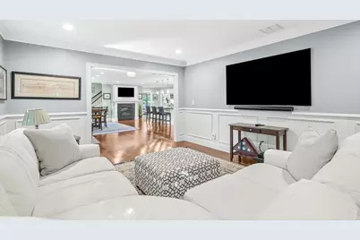 10 Bellevue Avenue, Winchester, MA 01890 - Photo 12