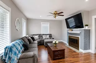 61 Austin St, Chicopee, MA 01013 - Photo 2