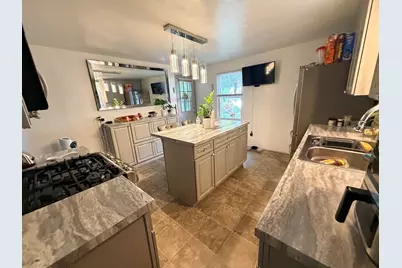 169 Roosevelt Ave, Springfield, MA 01118 - Photo 16