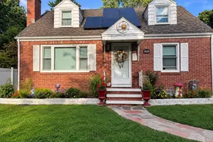 169 Roosevelt Ave, Springfield, MA 01118 - Photo 1