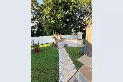 169 Roosevelt Ave, Springfield, MA 01118 - Photo 28