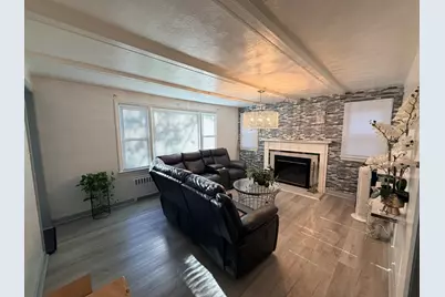 169 Roosevelt Ave, Springfield, MA 01118 - Photo 8