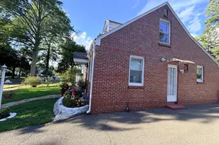 169 Roosevelt Ave, Springfield, MA 01118 - Photo 4