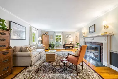 21 Bond St, Reading, MA 01867 - Photo 8
