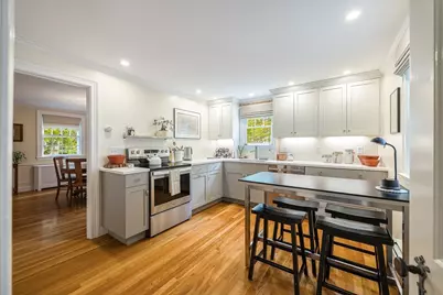 21 Bond St, Reading, MA 01867 - Photo 4