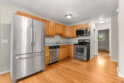 16 Cleveland Place #8, Gloucester, MA 01930 - Photo 4
