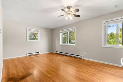 16 Cleveland Place #8, Gloucester, MA 01930 - Photo 2